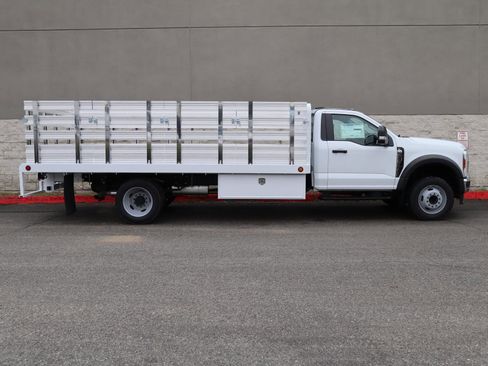 Used 2024 Ford F550 2WD Regular Cab Super Duty image 3