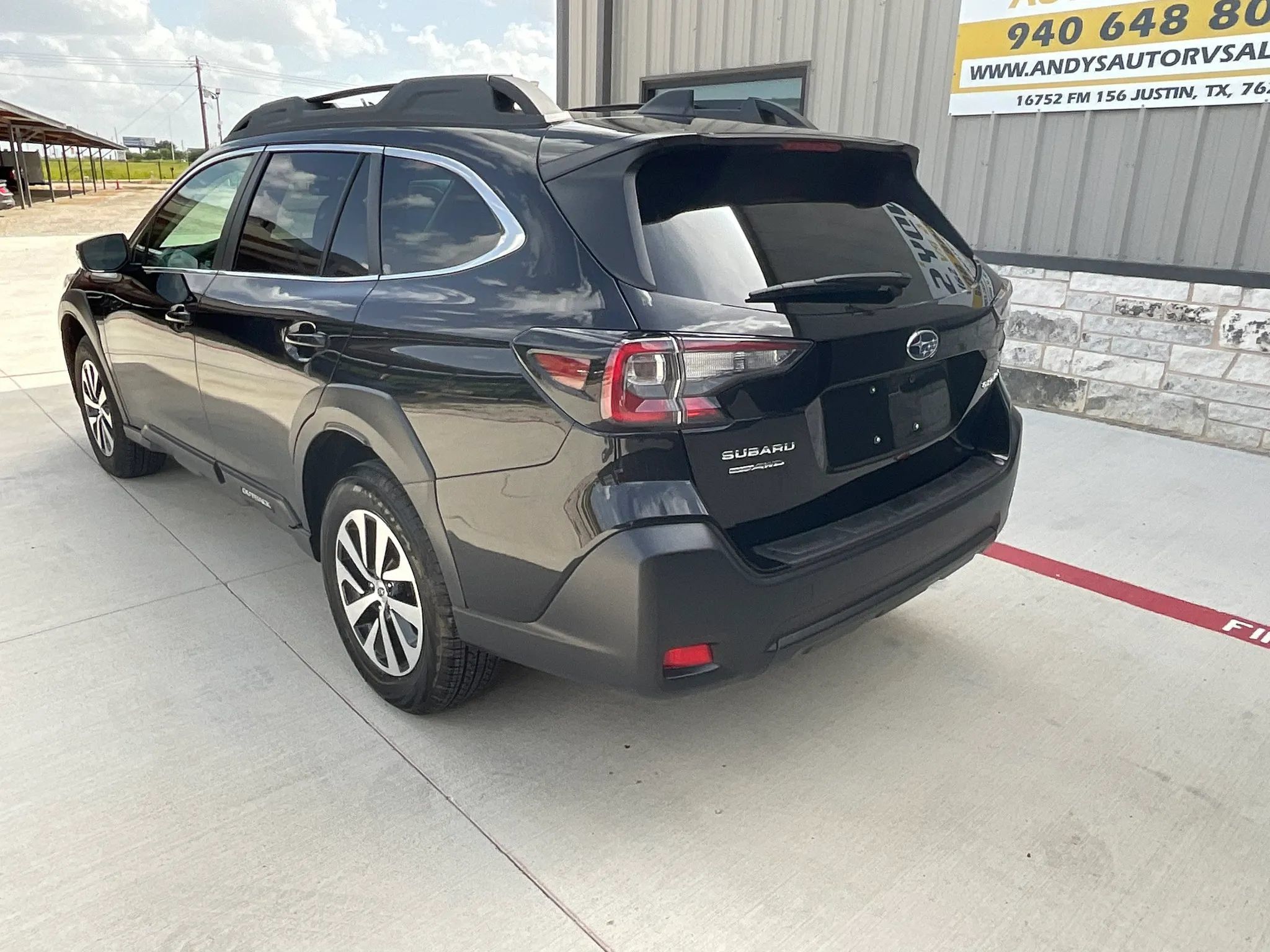 Used 2025 Subaru Outback Premium AWD/4WD image 18