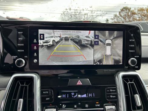 Certified 2023 Kia Sorento SX Prestige w/ Panoramic Sunroof Package image 19