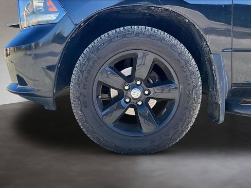 Used 2014 RAM 1500 Express image 30