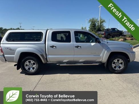 Used 2011 Toyota Tacoma 4x4 Double Cab w/ TRD Off-Road Pkg w/JBL Audio image 2