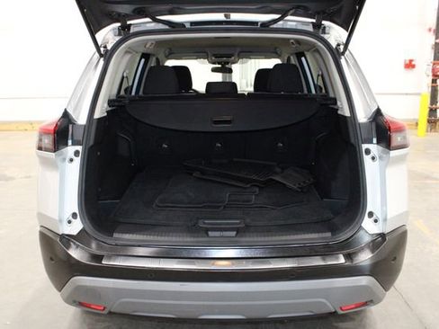Used 2022 Nissan Rogue SV FWD image 13