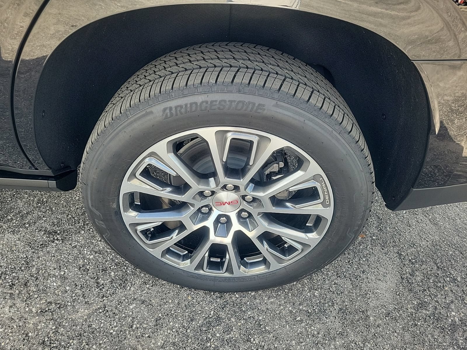 New 2026 GMC Yukon Denali w/ Sun & Power Step Package AWD/4WD image 8