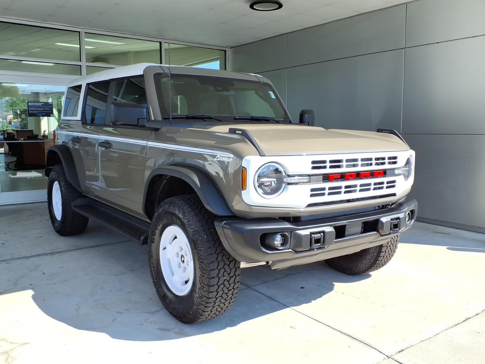 New 2026 Ford Bronco Heritage Edition AWD/4WD image 1