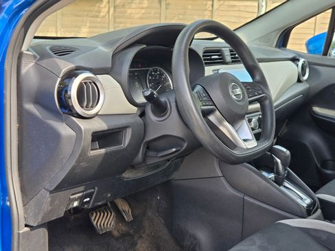 Used 2020 Nissan Versa SV FWD image 12