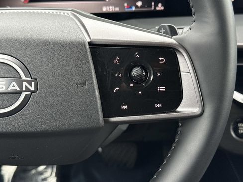 Certified 2025 Nissan Murano SV image 13