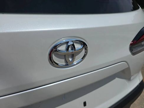Used 2024 Toyota Corolla Cross L FWD image 10