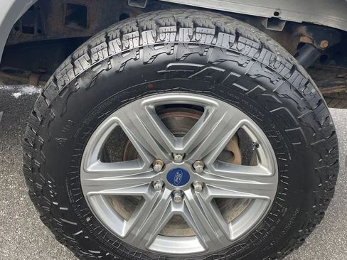 Used 2018 Ford F150 Lariat w/ Equipment Group 502A Luxury AWD/4WD image 13