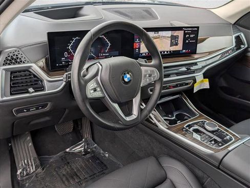 Used 2025 BMW X7 xDrive40i w/ Parking Assistance Package AWD/4WD image 10