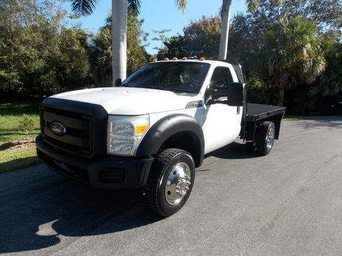Used 2012 Ford F550 4x4 Regular Cab Super Duty w/ Trailer Tow Pkg image 3
