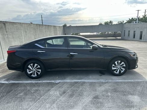 Used 2024 Nissan Altima 2.5 S FWD image 38