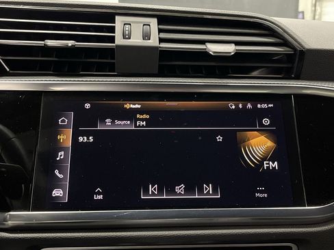 Used 2024 Audi Q3 2.0T Premium Plus w/ Premium Plus Package image 19