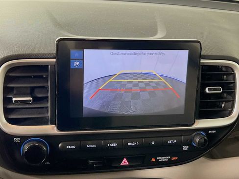 Certified 2025 Hyundai Venue SEL FWD image 13