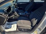 Used 2017 Ford Fusion SE w/ Fusion SE Technology Package image 6