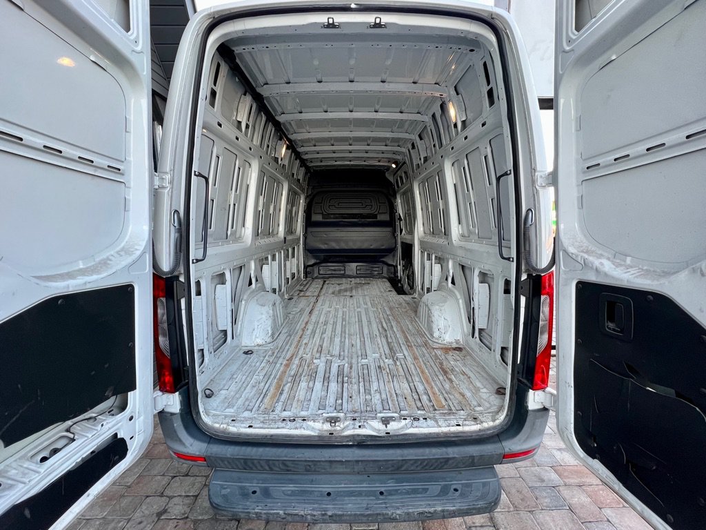 Used 2019 Freightliner Sprinter 2500 RWD image 39