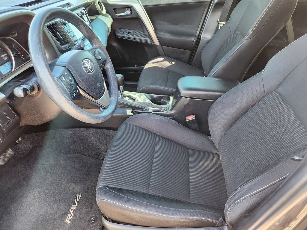 Used 2015 Toyota RAV4 XLE FWD image 13