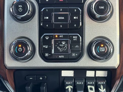 Used 2016 Ford F350 Lariat w/ Chrome Package image 37