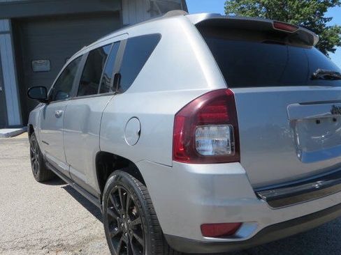 Used 2015 Jeep Compass Sport w/ Power Value Group FWD image 4