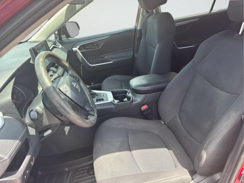 Used 2021 Toyota RAV4 LE AWD/4WD image 29