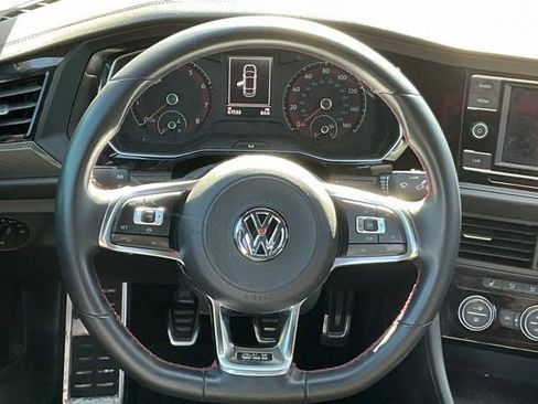 Used 2019 Volkswagen Jetta GLI image 19