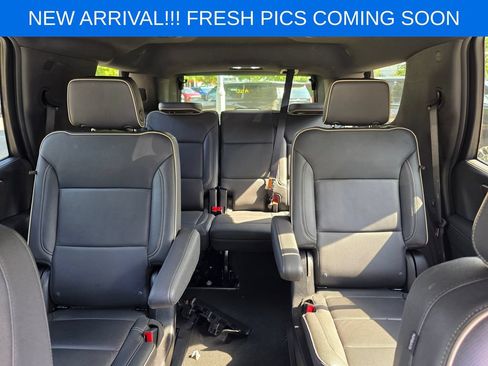 Used 2025 Chevrolet Tahoe Premier RWD image 13