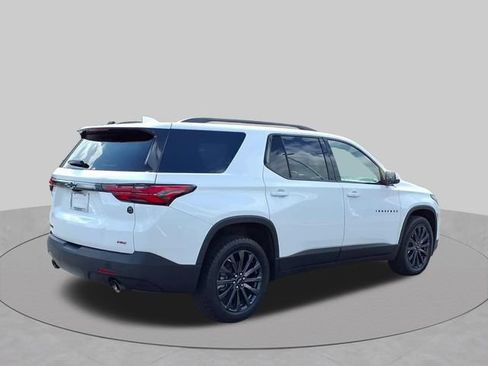 Used 2023 Chevrolet Traverse RS FWD image 9