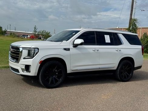 Used 2021 GMC Yukon SLT w/ SLT Luxury Plus Package AWD/4WD image 3