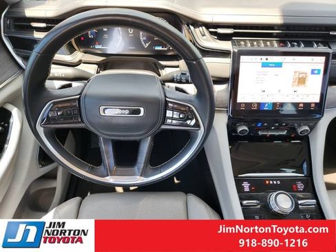 Used 2022 Jeep Grand Cherokee L Overland w/ Luxury Tech Group IV AWD/4WD image 27
