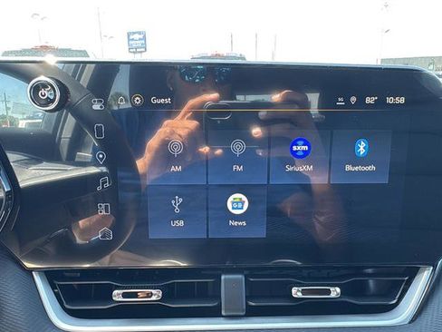 New 2026 Chevrolet Equinox LT w/ Convenience Package II FWD image 21