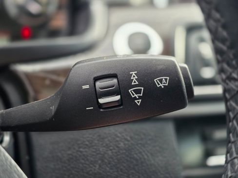 Used 2016 BMW 528i Sedan w/ Driver Assistance Package image 39