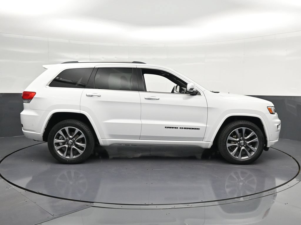 Used 2017 Jeep Grand Cherokee Overland w/ Jeep Active Safety Group RWD image 4