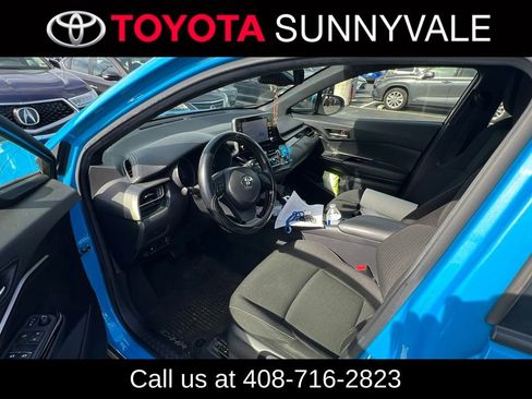 Used 2019 Toyota C-HR XLE image 4