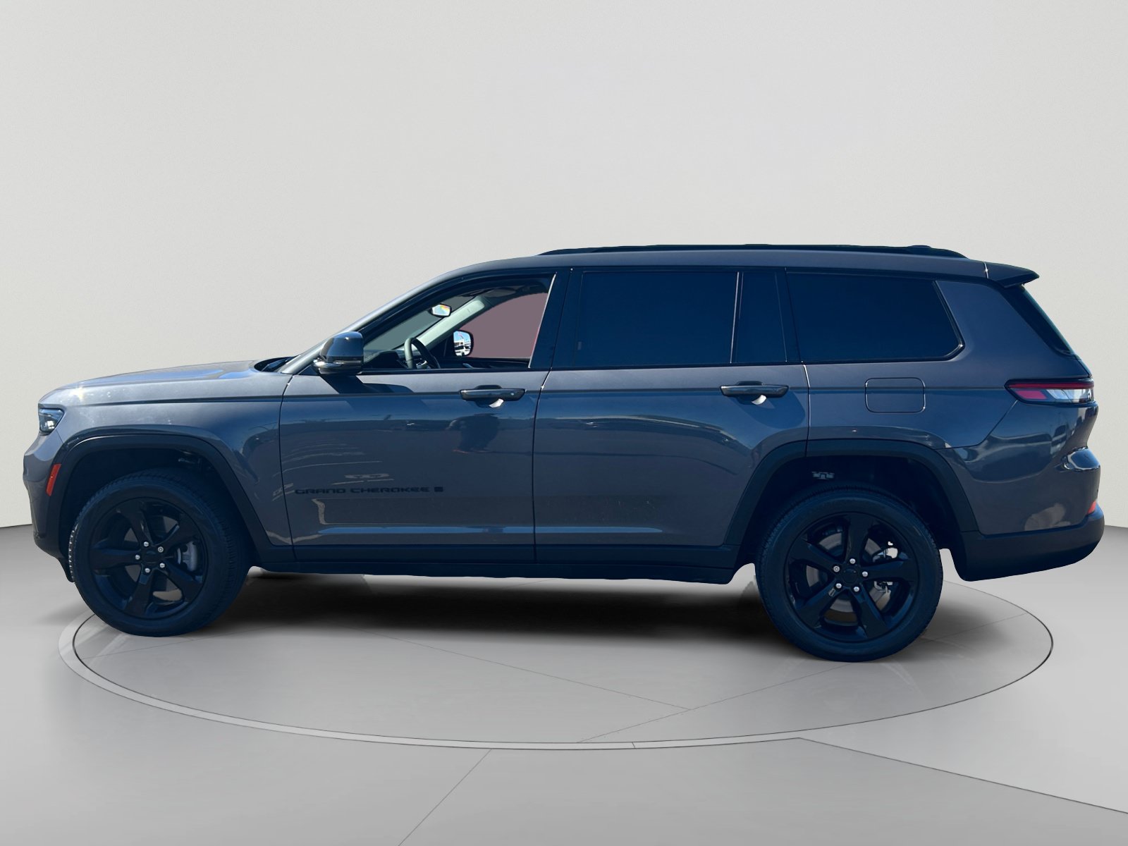 Used 2024 Jeep Grand Cherokee L Limited w/ Black Appearance Package AWD/4WD image 2