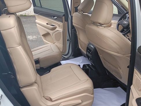 Used 2022 Jeep Grand Cherokee L Limited image 10