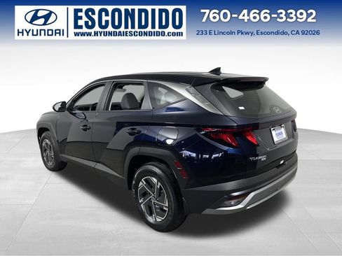 New 2026 Hyundai Tucson Blue SE image 3