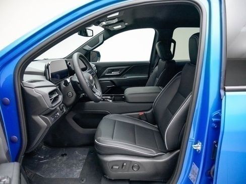 New 2025 Chevrolet Silverado EV LT image 23