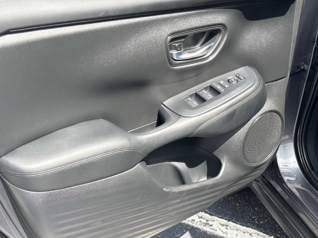 Certified 2025 Honda HR-V LX image 17