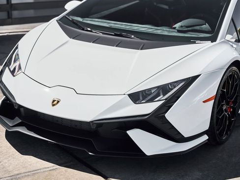 Used 2023 Lamborghini Huracan Tecnica RWD image 6
