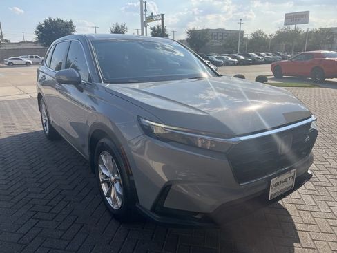 Used 2024 Honda CR-V EX image 3