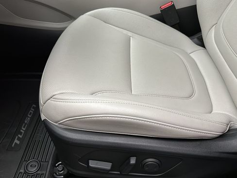 Certified 2025 Hyundai Tucson SEL AWD/4WD image 12