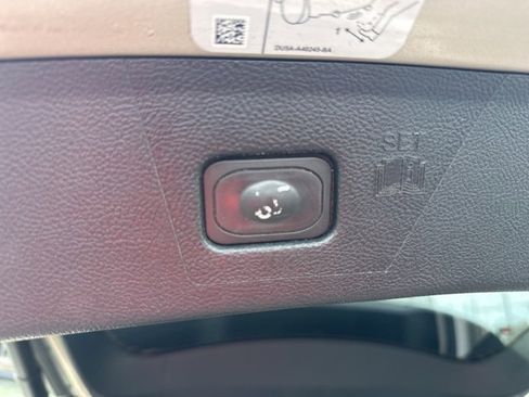 Used 2017 Ford Edge Titanium w/ Technology Package image 19