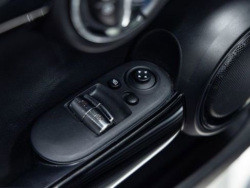 Used 2020 MINI Cooper S image 12