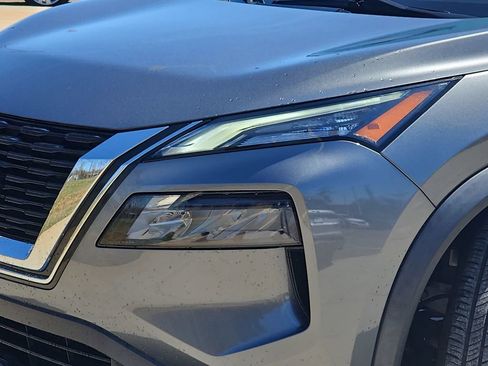 Used 2021 Nissan Rogue S image 17