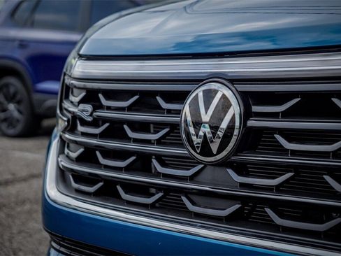 New 2024 Volkswagen Atlas Cross Sport SEL R-Line image 4