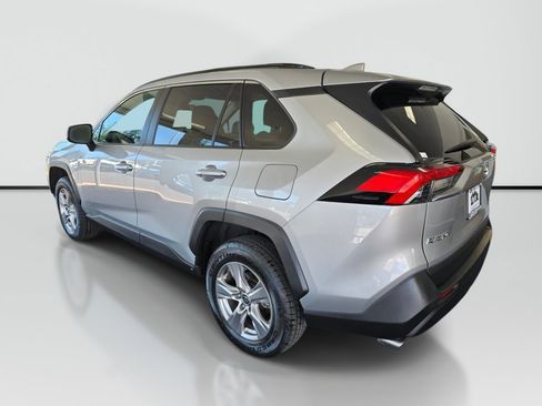 Used 2025 Toyota RAV4 XLE AWD/4WD image 5