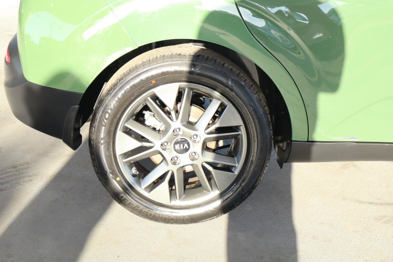 Used 2021 Kia Soul EX FWD image 5