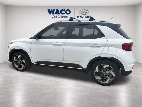 Used 2024 Hyundai Venue Limited FWD image 7