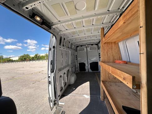 Used 2021 Mercedes-Benz Sprinter 2500 w/ Driver Convenience Package image 18