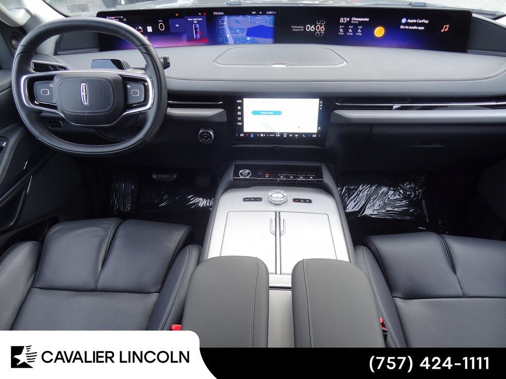 Used 2026 Lincoln Navigator L Premier AWD/4WD image 18