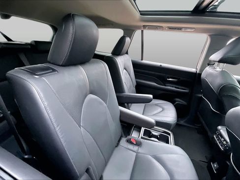 Used 2025 Toyota Grand Highlander AWD image 20